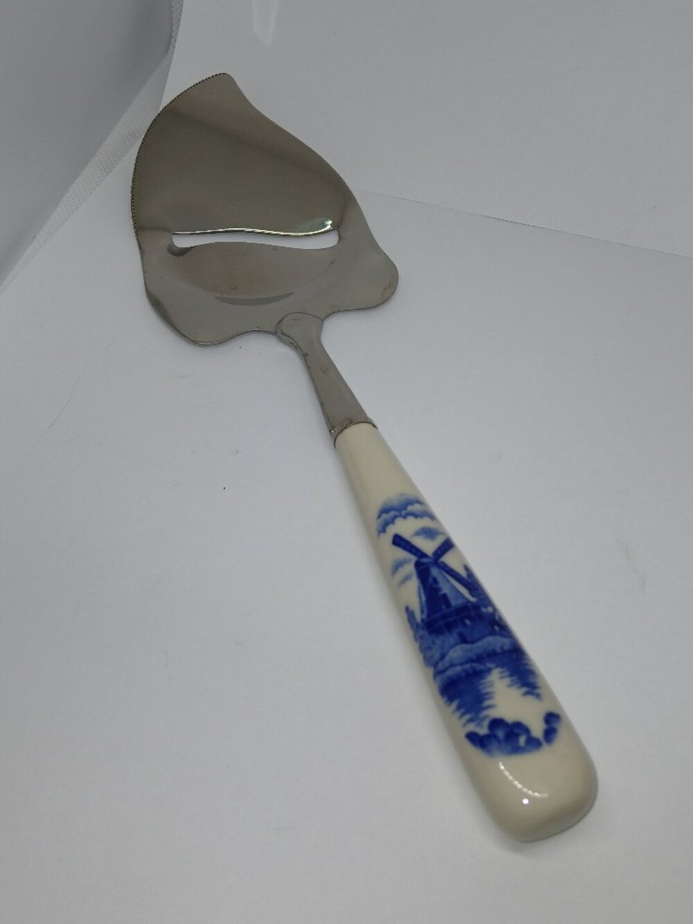 ANTIQUE STAINLESS STEEL CERAMIC HANDLE DELFT DUTCH WINDMILL CHEESE SLICER